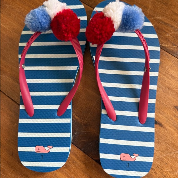 Vineyard Vines Kids Flip Flops with Pom Poms size 3 - Picture 1 of 2
